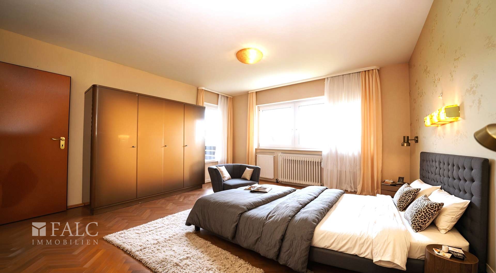 Hauptschlafzimmer OG (Vis.)